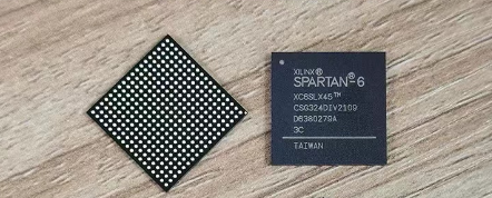 Programmable logic device IC FPGA 218 I/O 324cspbga